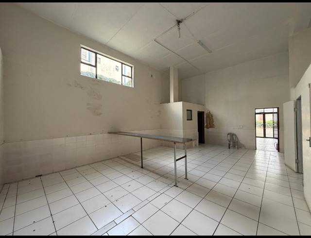 375M² WAREHOUSE TO LET IN HALFWAY HOUSE
